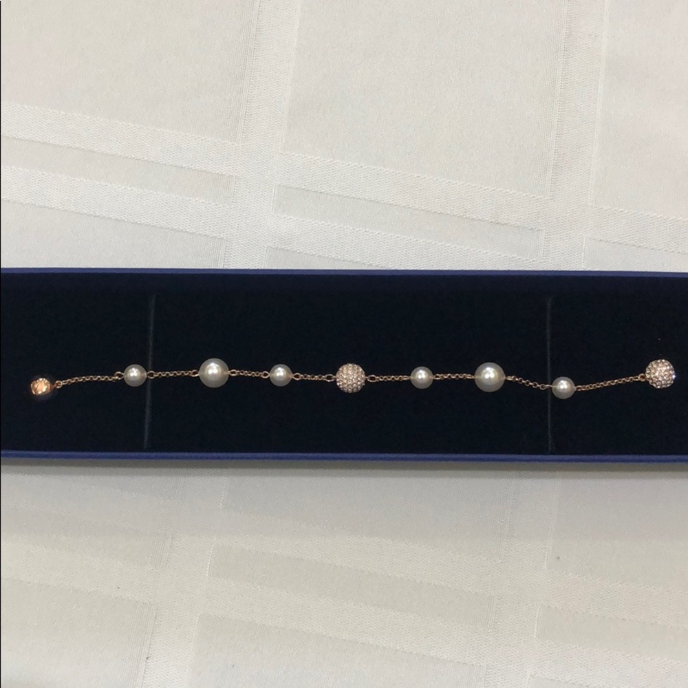 Swarovski Rose Gold Bracelet with white pearls